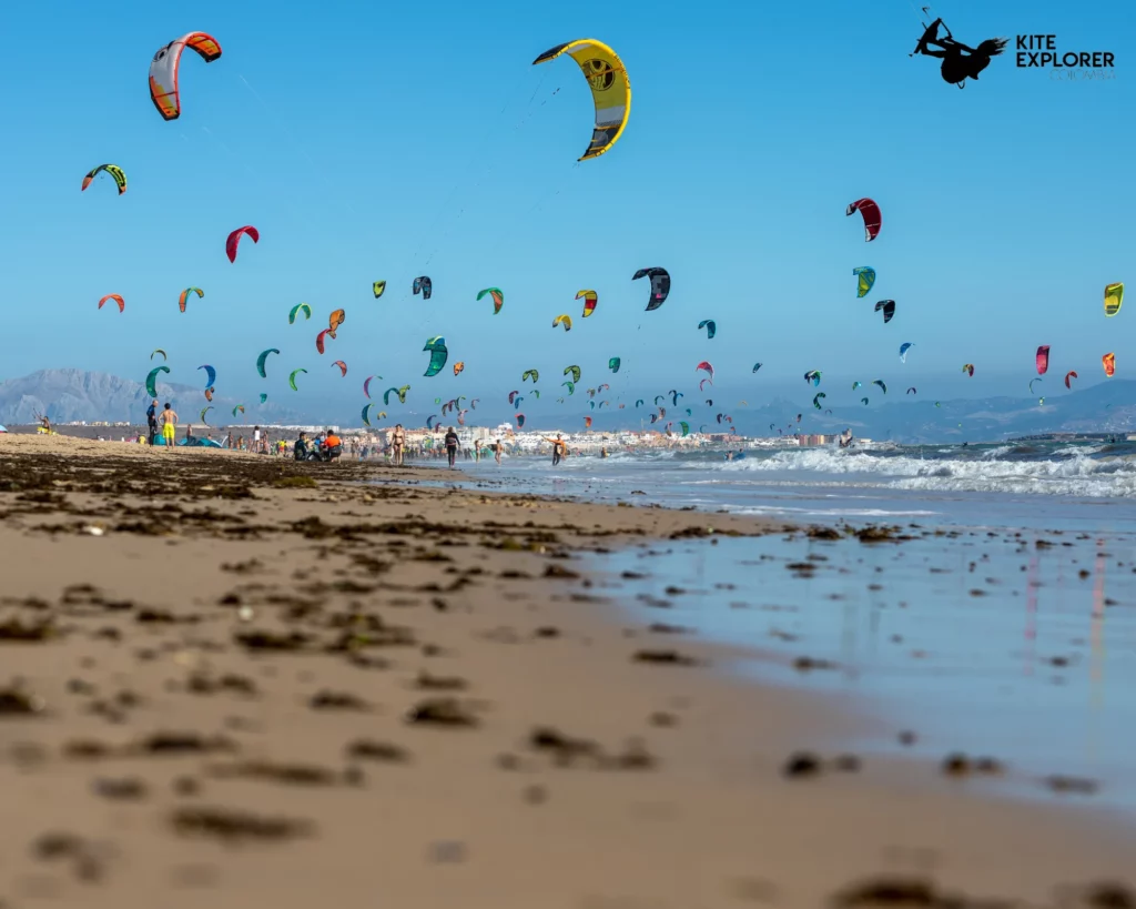Sécurité en kitesurf : 10 règles à garder en tête 5. Respect des autres utilisateurs de la plage